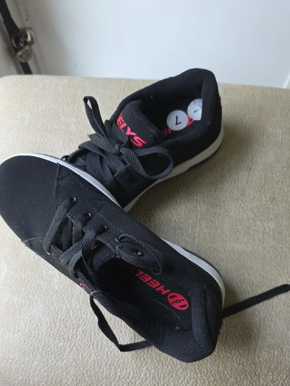 Heelys Boy's Black Sneakers with Red Accents Item#1084